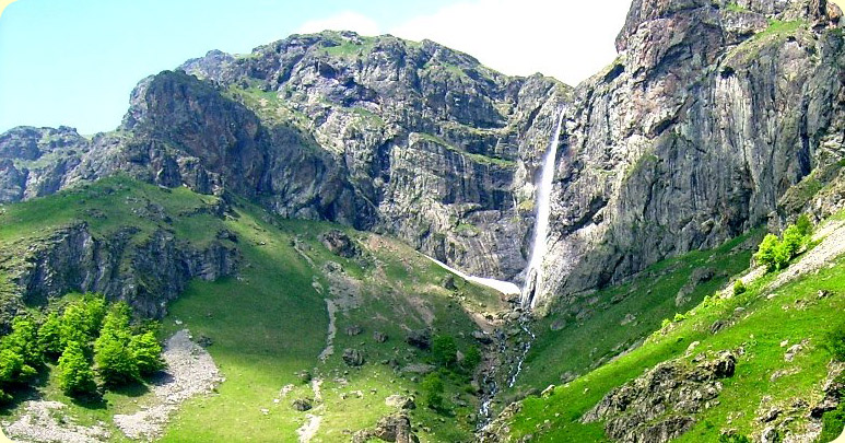 Най-високият водопад в България Райското пръскалое с височина 1245 м В коя планина се намира